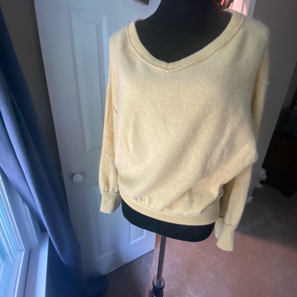 Free People 100% cashmere v neck sweater - Picture 3 of 7